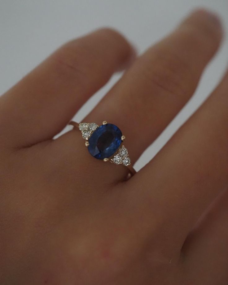 Finding a Natural Diamond Engagement Ring That Fits Your Style